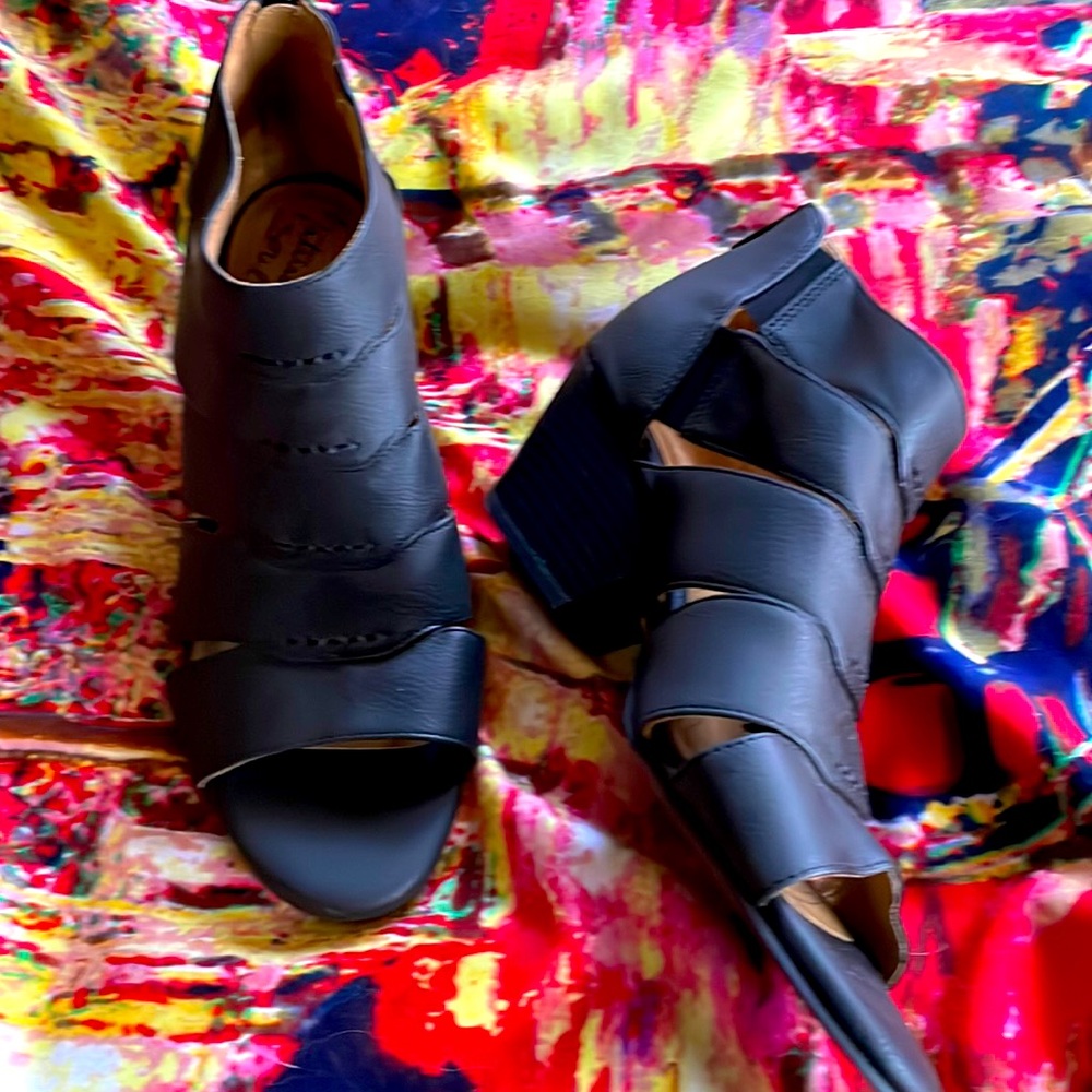 BLACK open toe 🖤 shoes/sandals🖤